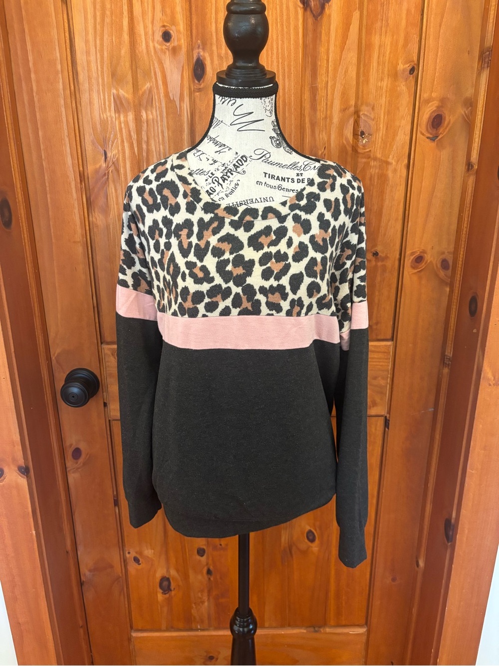 Leopard Colorblock Pullover Sweater in Black Pink Cream Size S/M